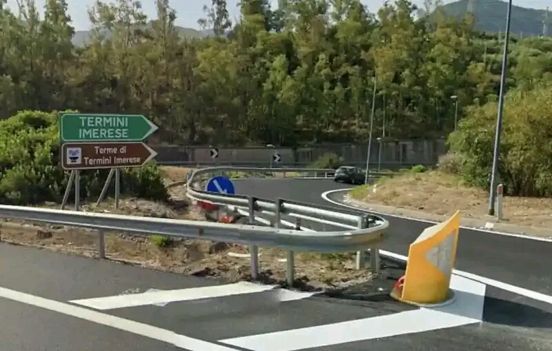 Riaperto lo svincolo di Termini