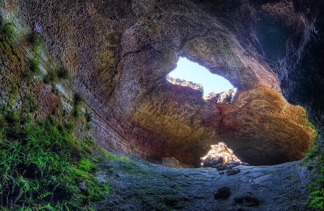 Grotta dei Lamponi Etna