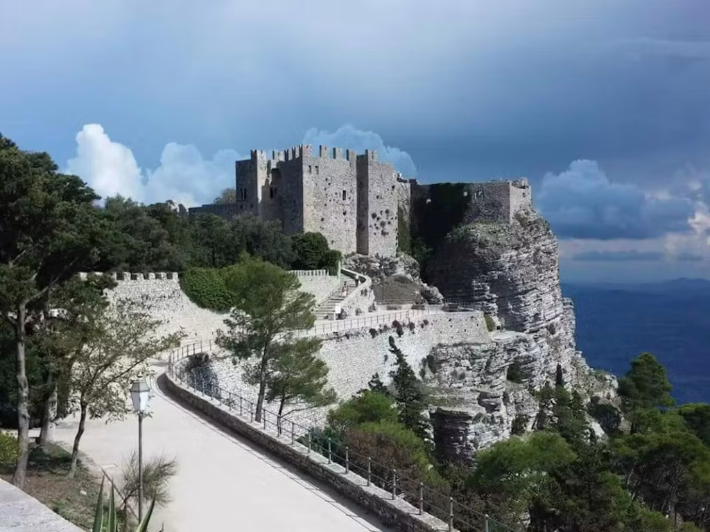 grandi castelli siciliani