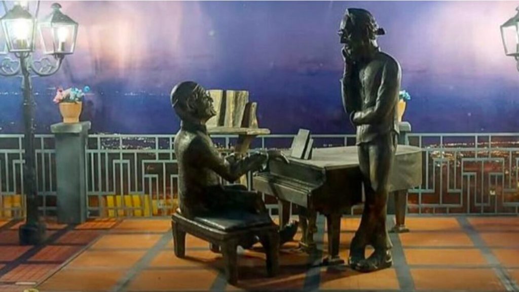 statua Battiato Dalla Milo