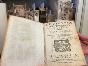 libro antico garage Catania