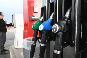 caro carburante Sicilia 2026